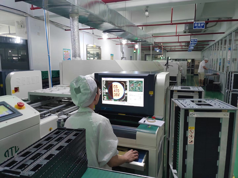 控制器生產(chǎn)車間一角